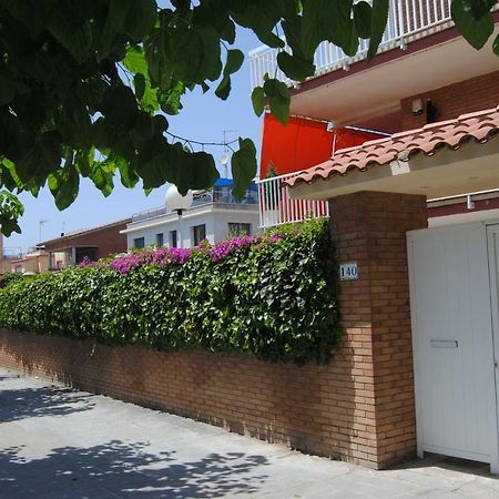 Apartamento Maraka Playa Castelldefels Exteriör bild