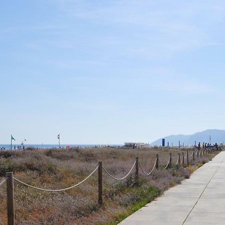 Apartamento Maraka Playa Castelldefels Exteriör bild
